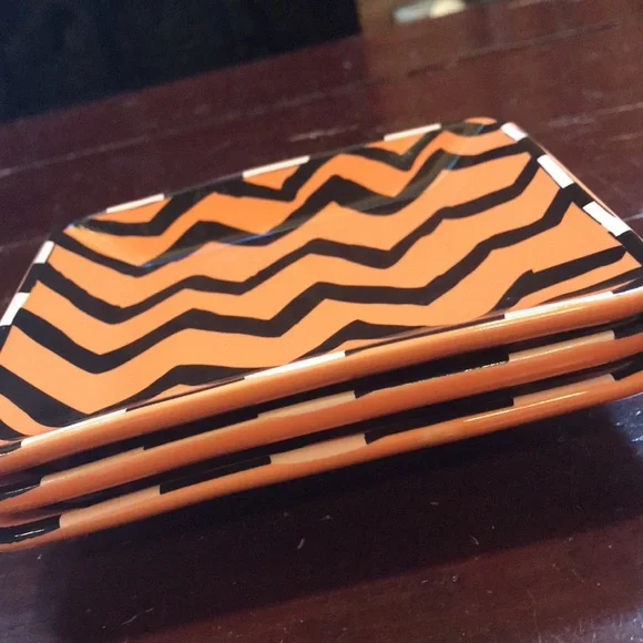 Set of 3 Small Stoneware Plates - Picture 1 of 10